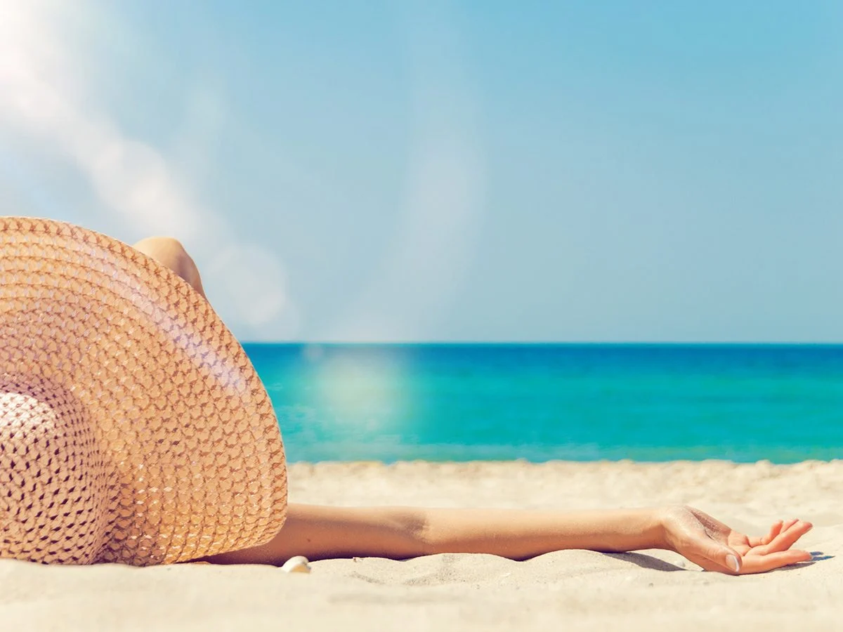 Sole e mare: la cura naturale per la dermatite atopica.