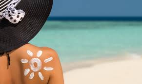 Sole e mare: la cura naturale per la dermatite atopica.